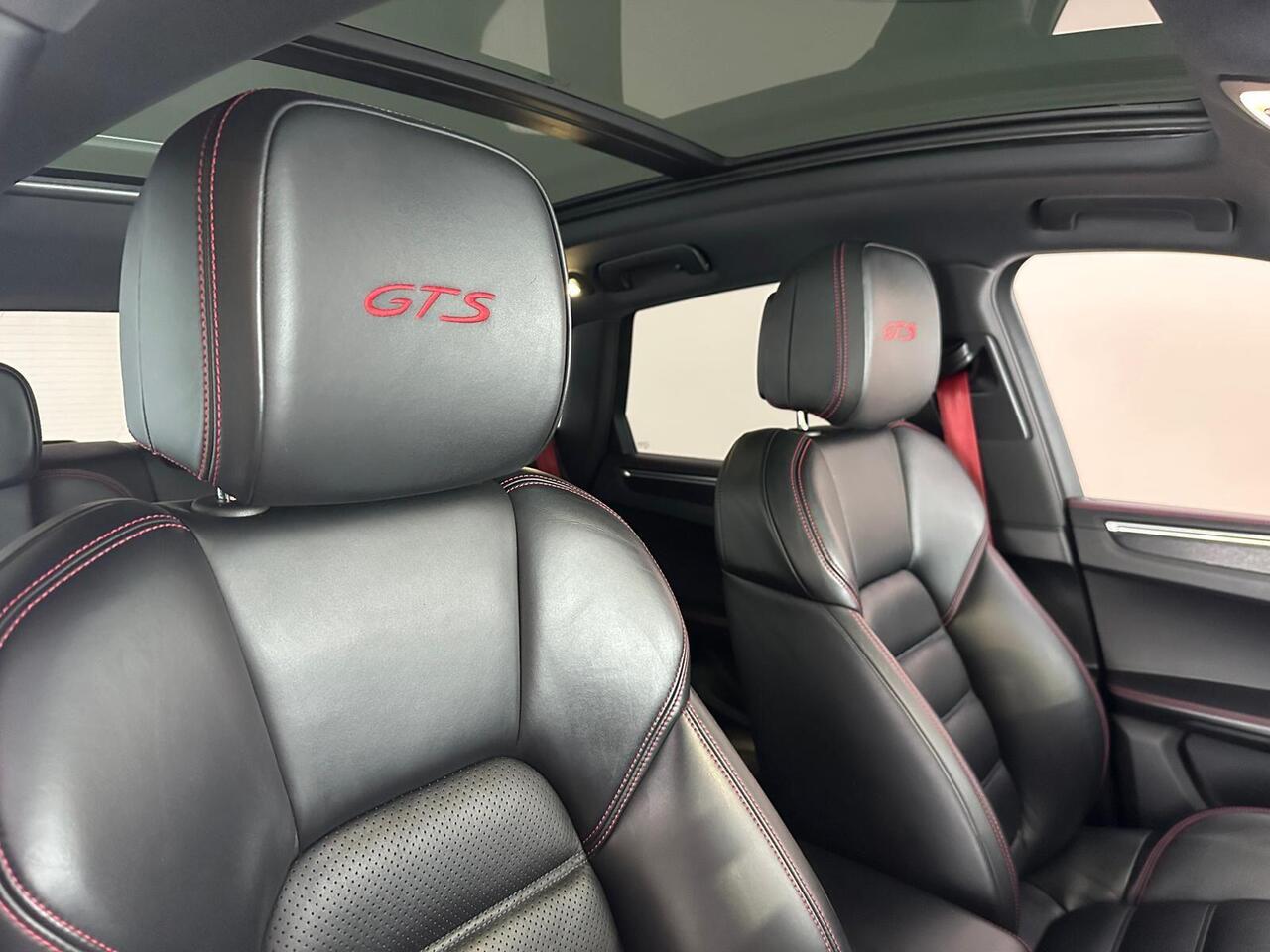 Porsche Macan AE18WBL