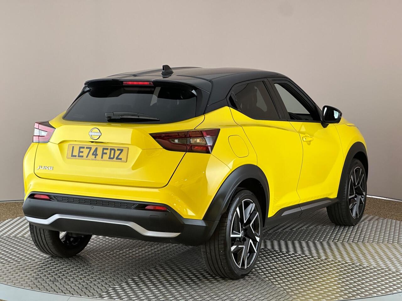 Nissan Juke LE74FDZ