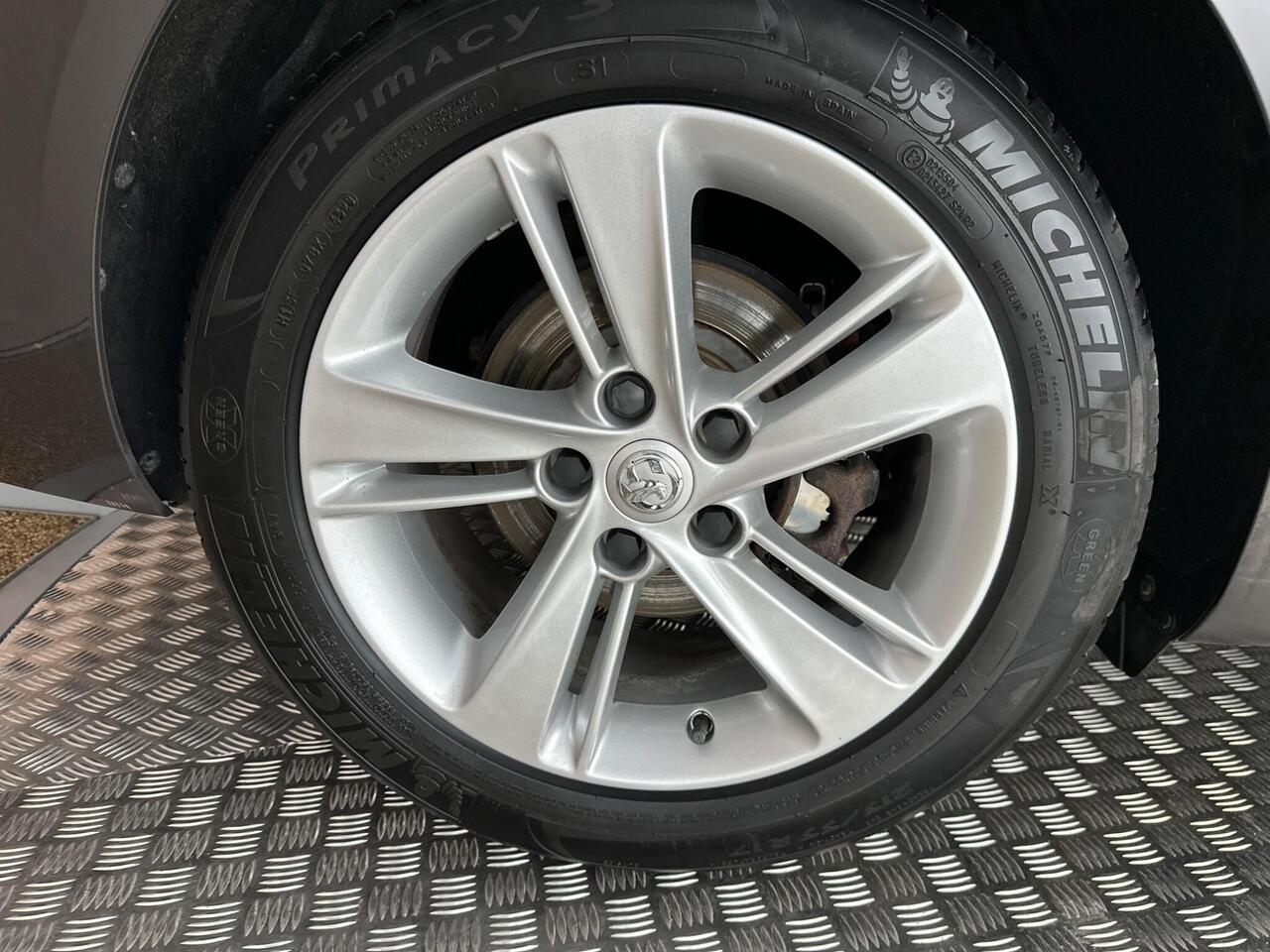 Vauxhall Insignia VO71HRZ