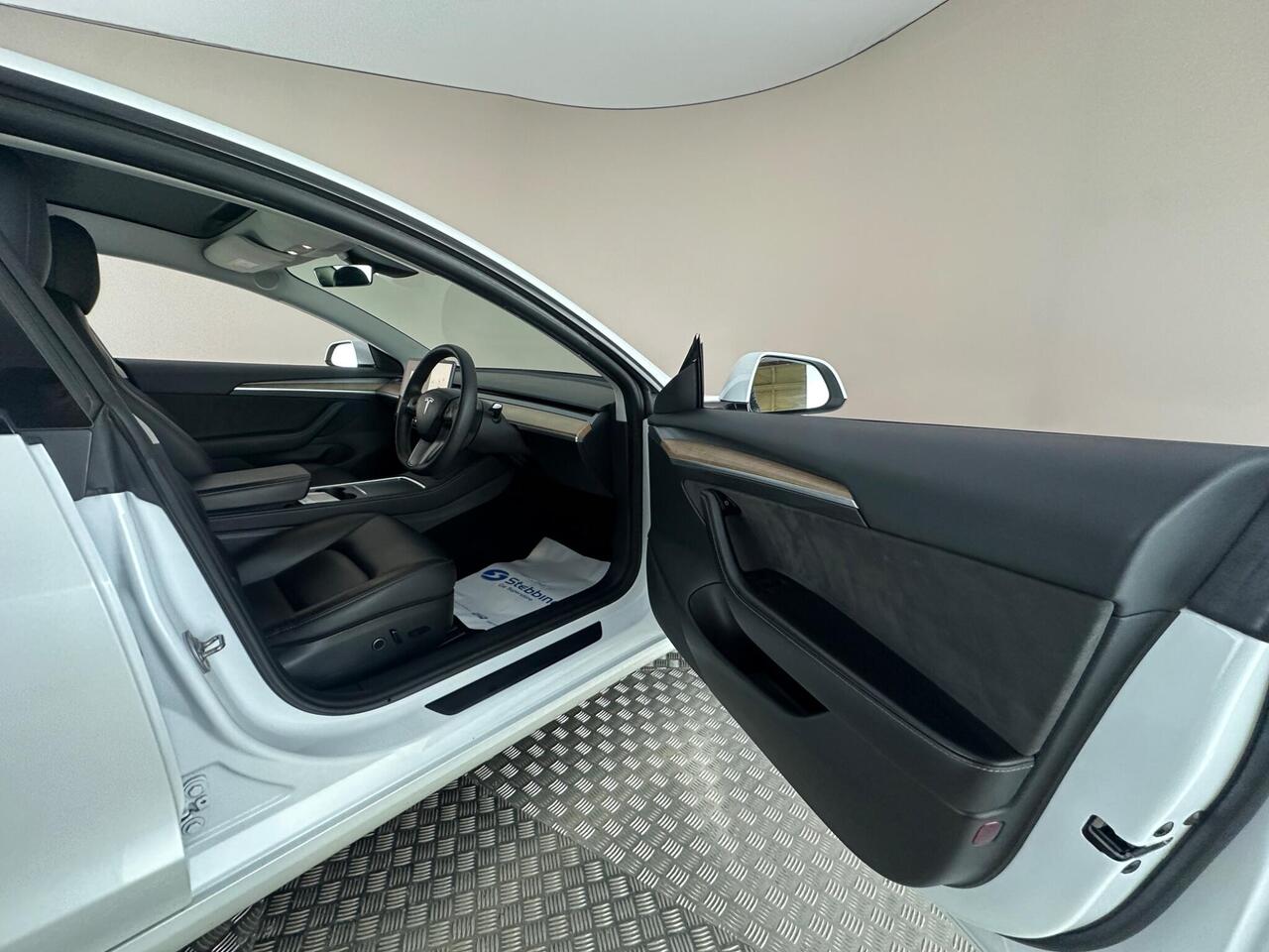 Tesla Model 3 AF72VLG