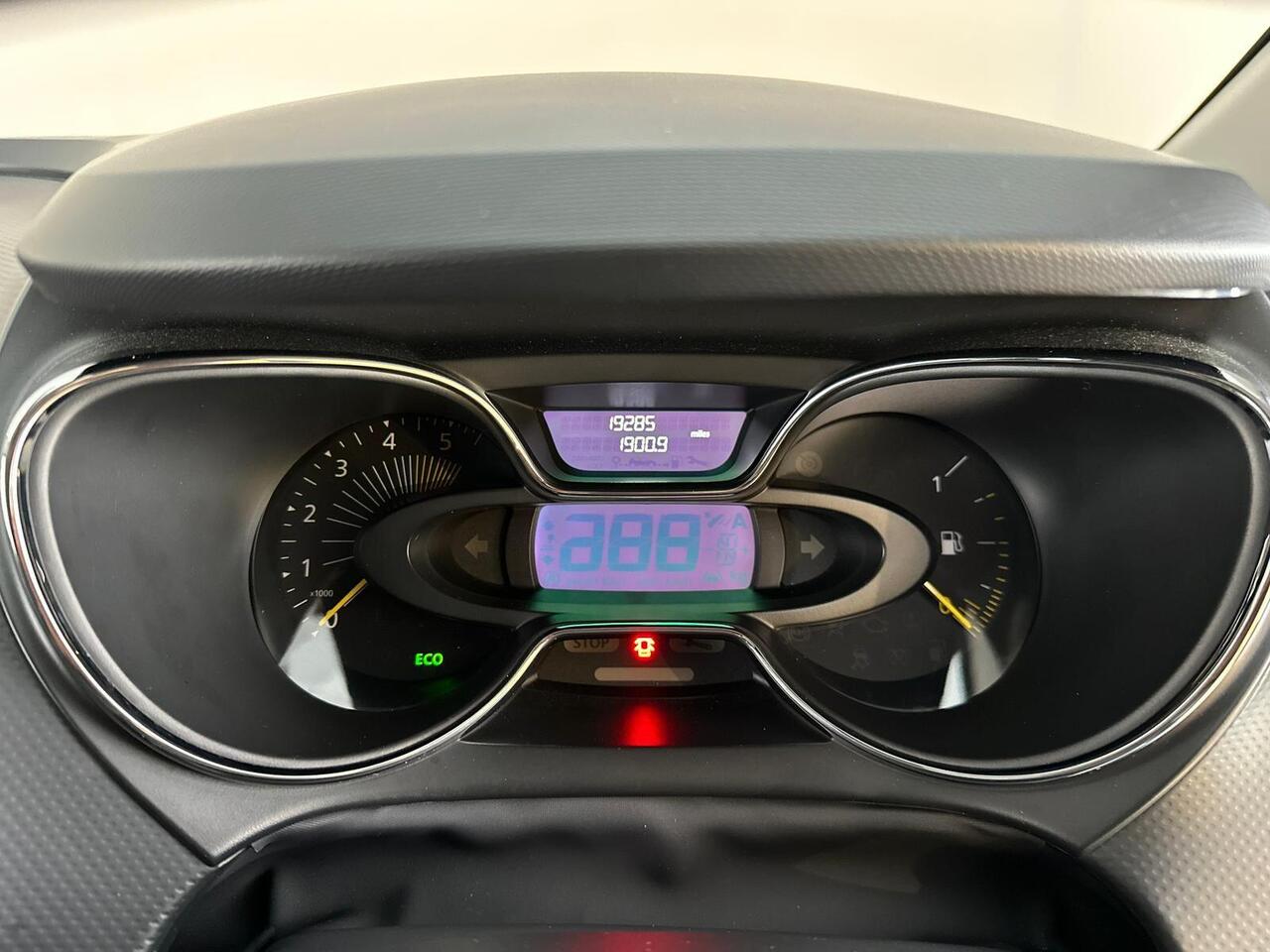 Renault Captur FX16XUG