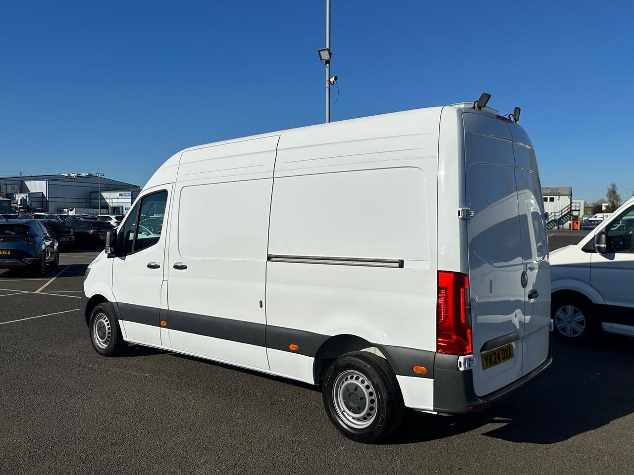 Mercedes-Benz Sprinter YK24DXA