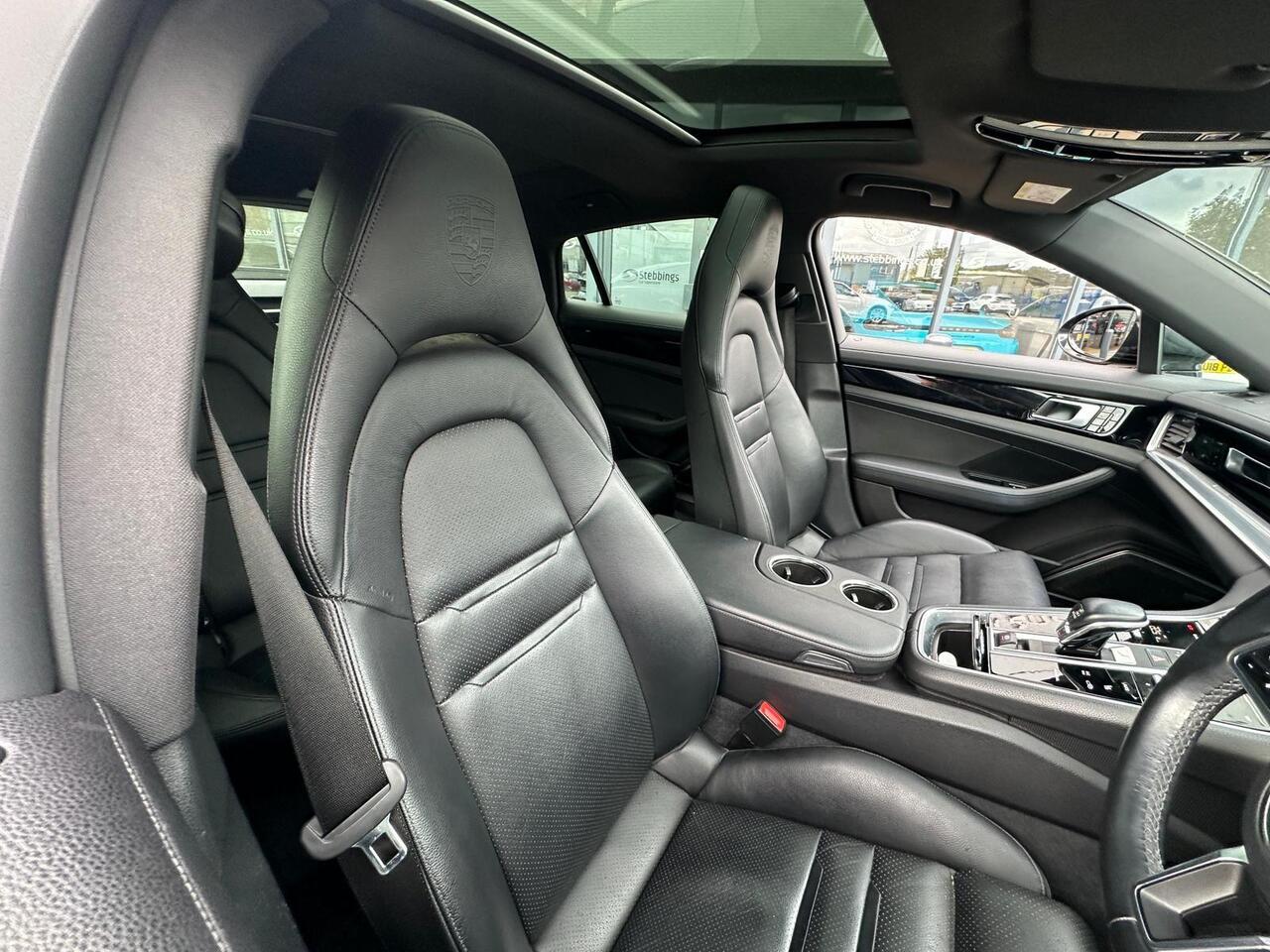 Porsche Panamera VU67KYG