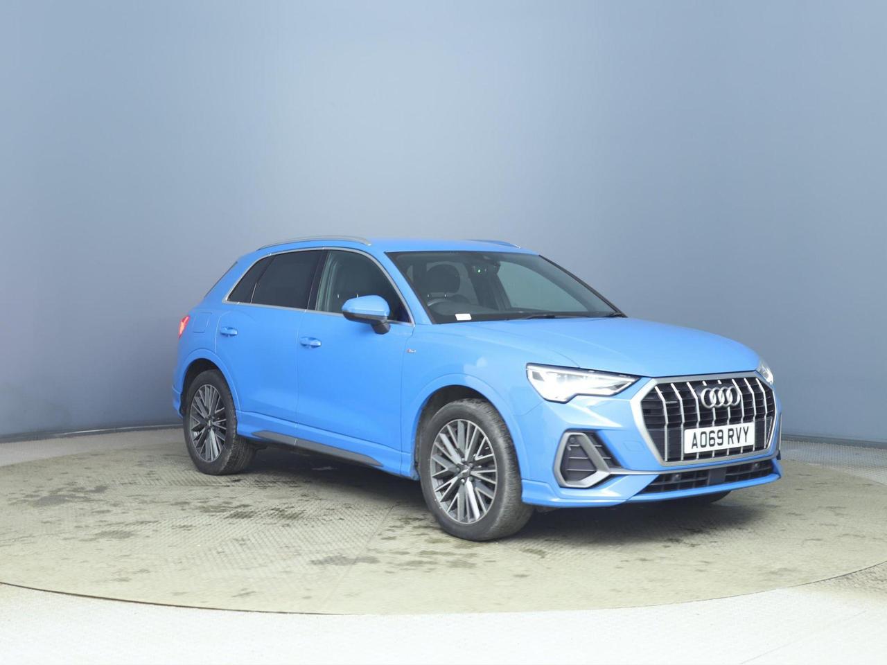 Audi Q3 AO69RVY