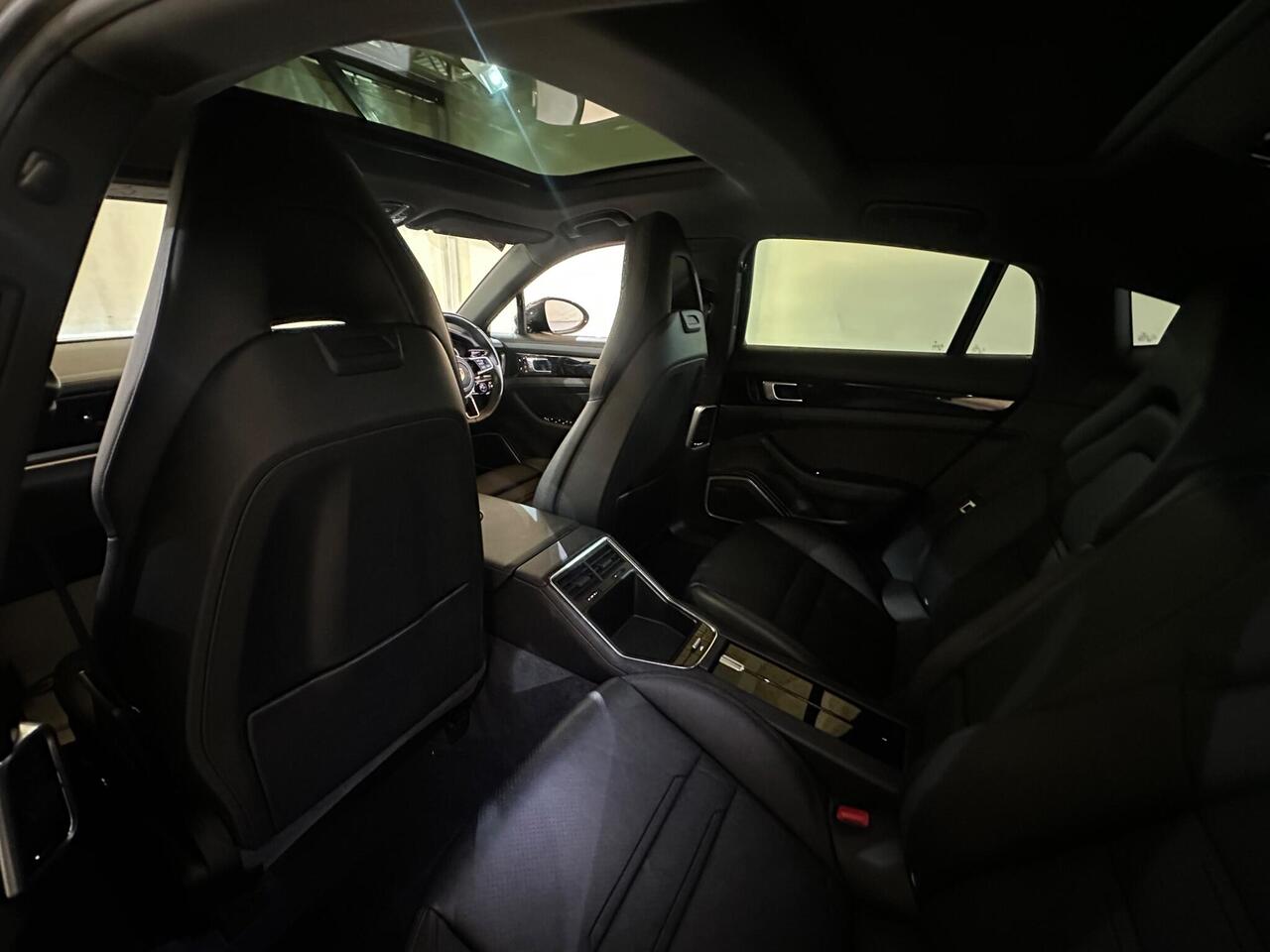 Porsche Panamera VU67KYG