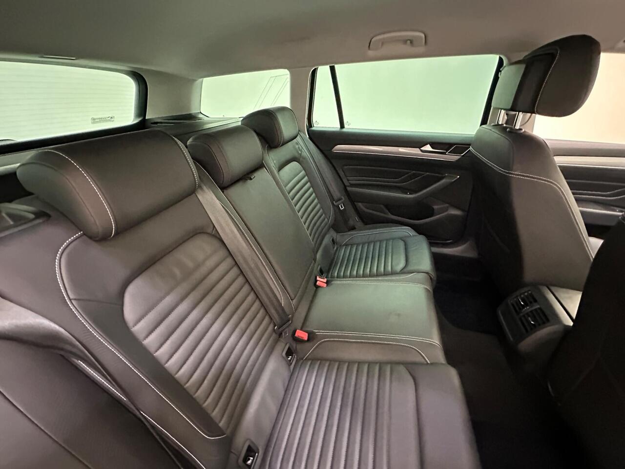 Volkswagen Passat YE70UZH