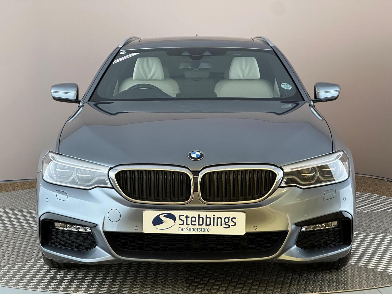 BMW 5 Series YK18JUW