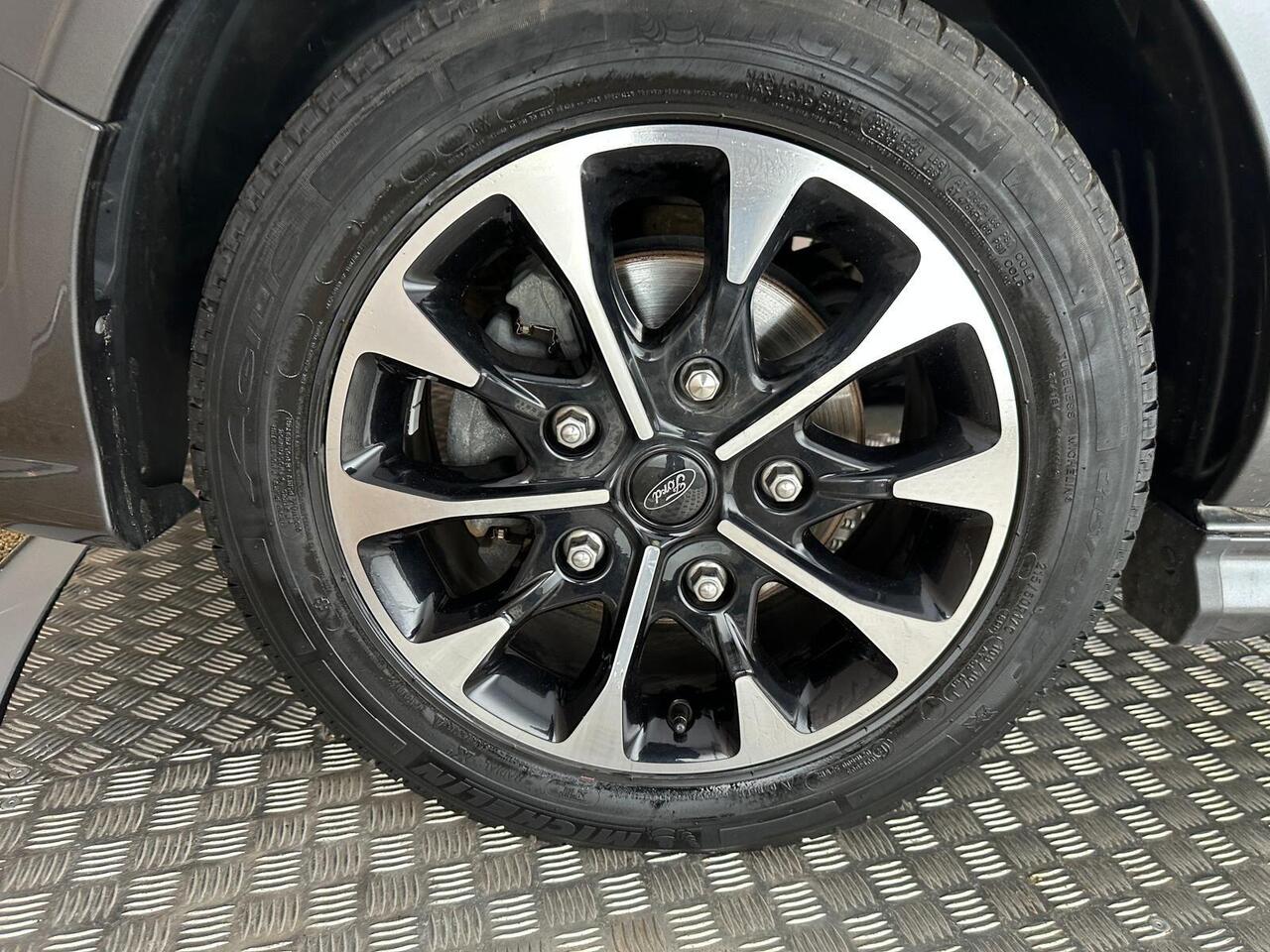 Ford Transit Custom AF72ZKU