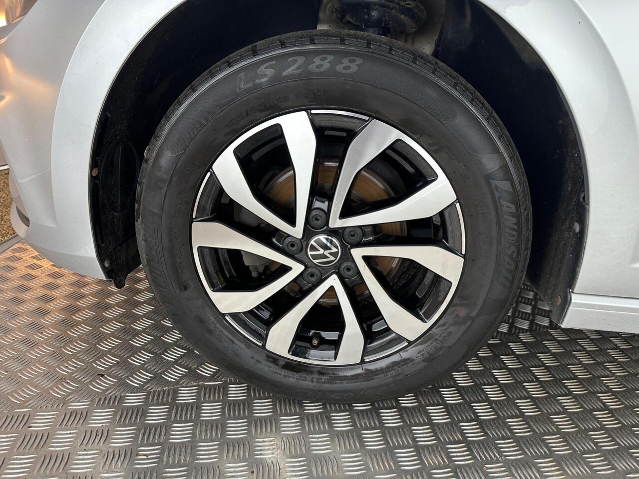 Volkswagen Polo BJ71UYU