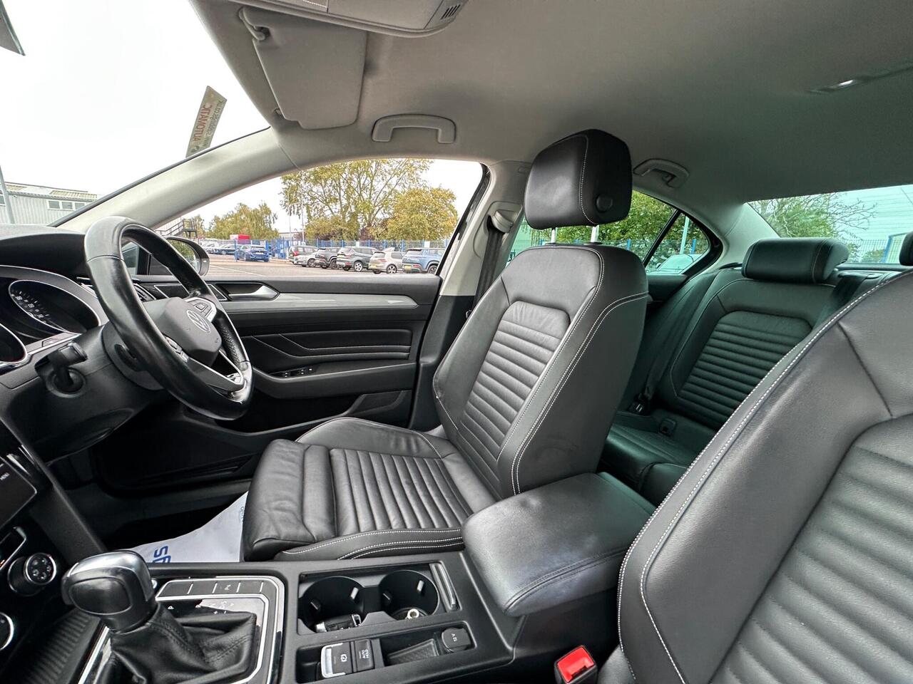 Volkswagen Passat YE70PYB