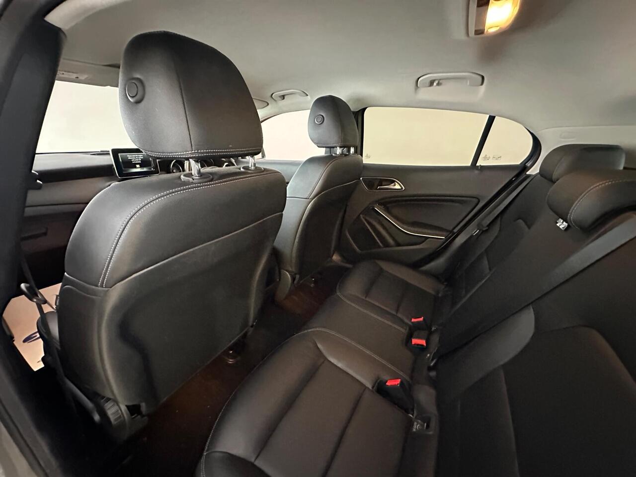 Mercedes-Benz GLA SP68OKA