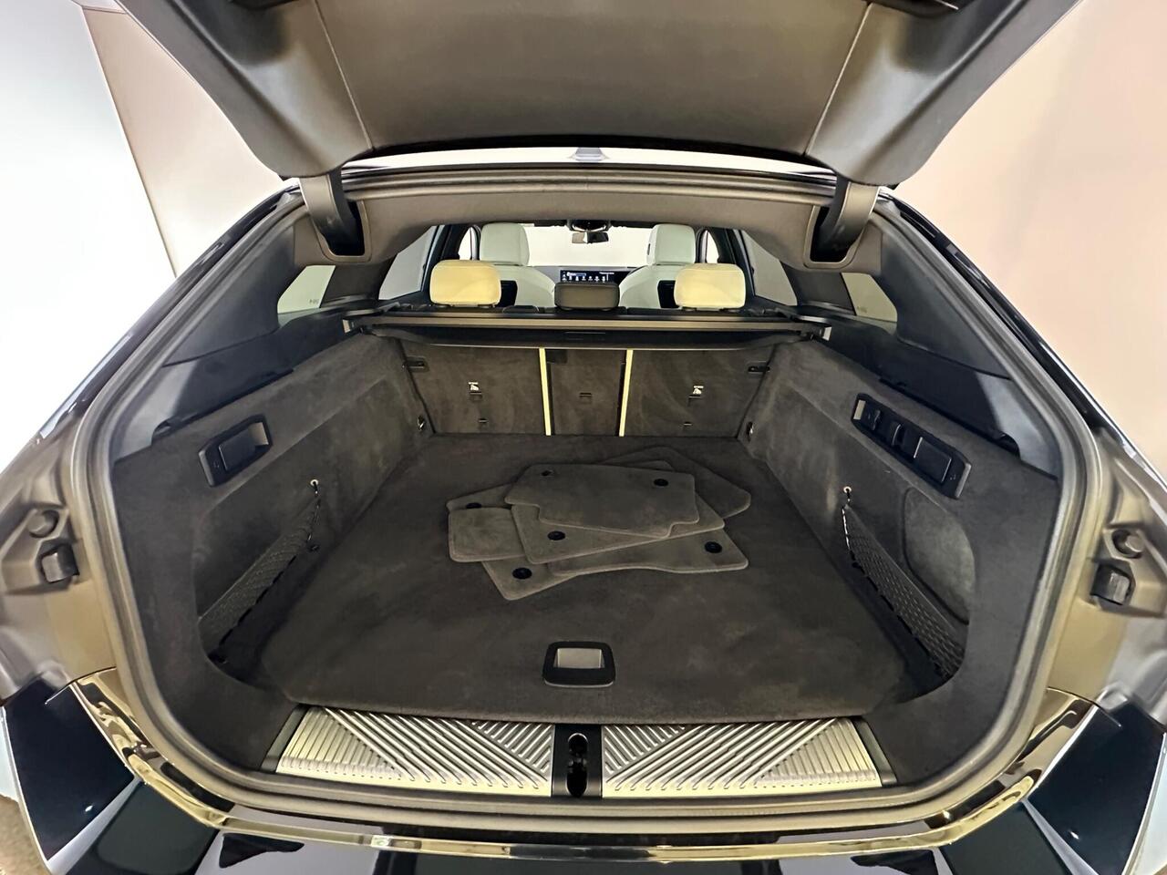 BMW i5 AO25HRK