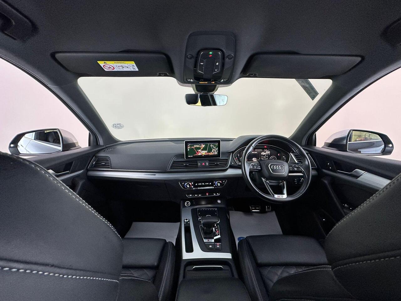 Audi SQ5 AE19UUX