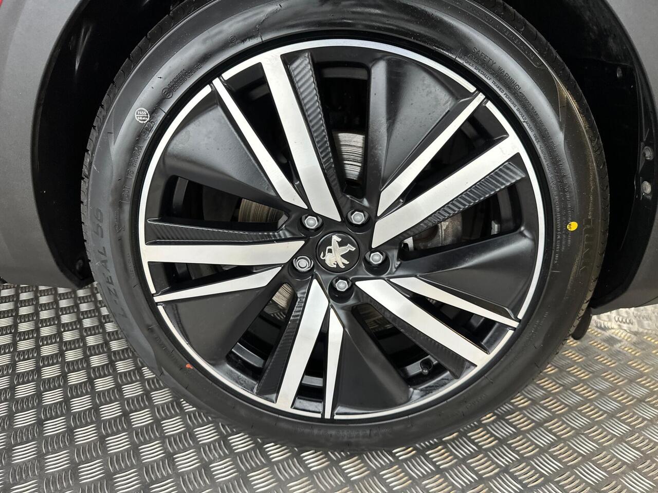 Peugeot 3008 KX21GBT