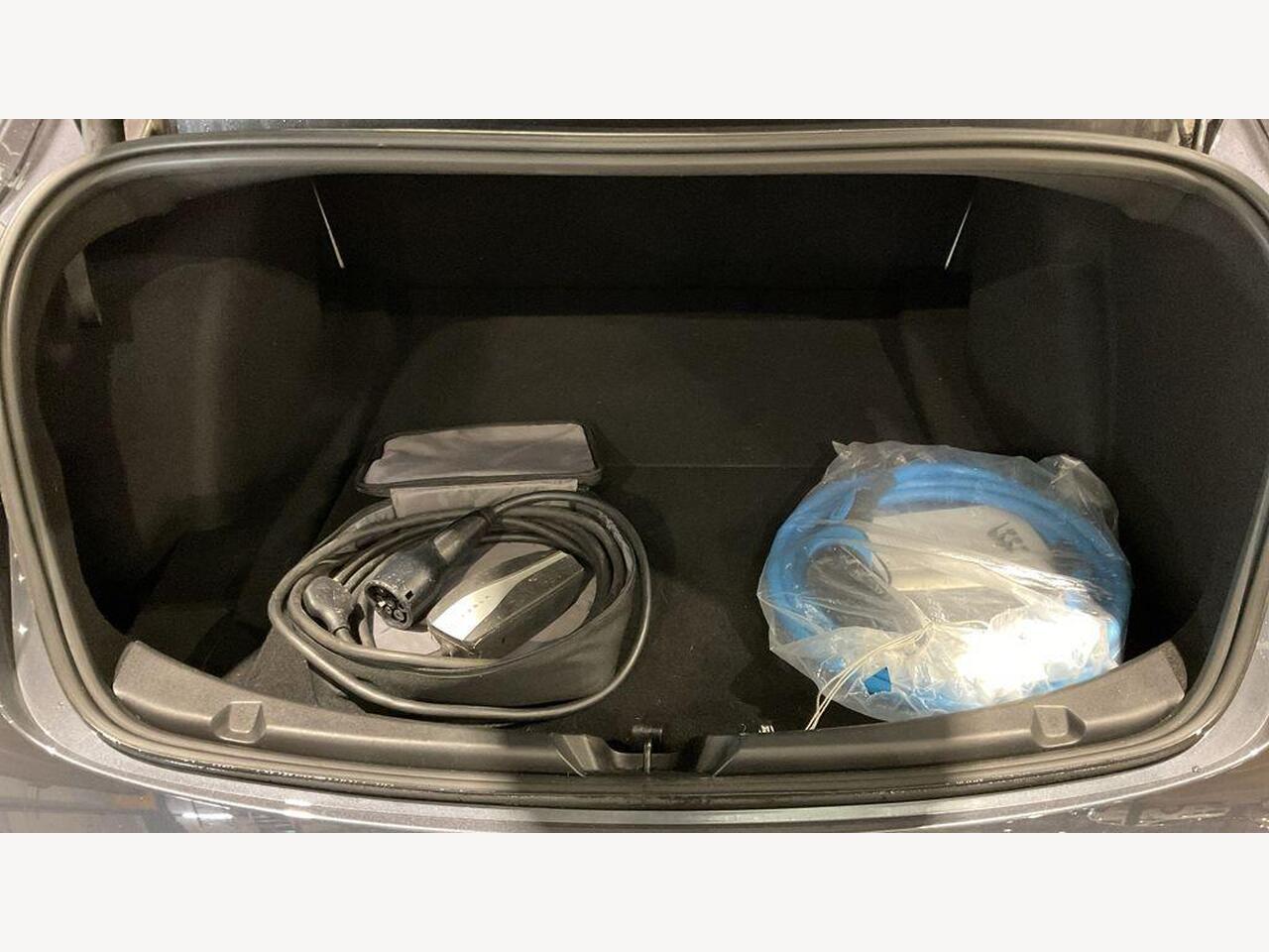Tesla Model 3 LD21CYA