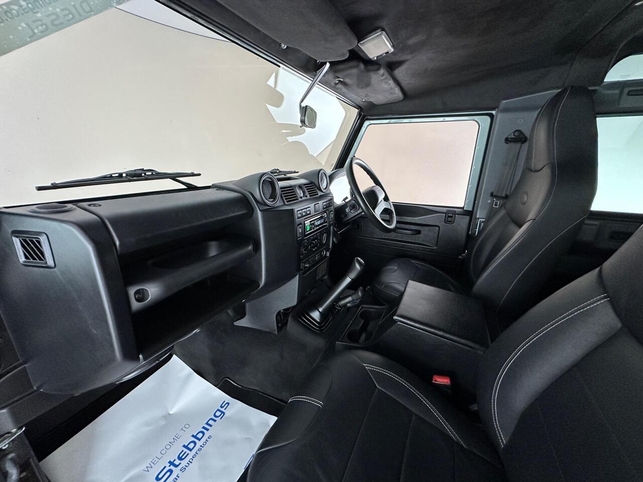 Land Rover Defender 90 GF65NXH