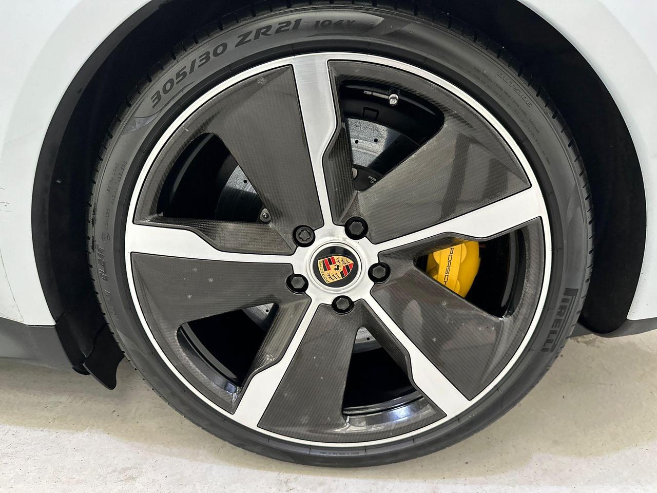 Porsche Taycan AO21LGX