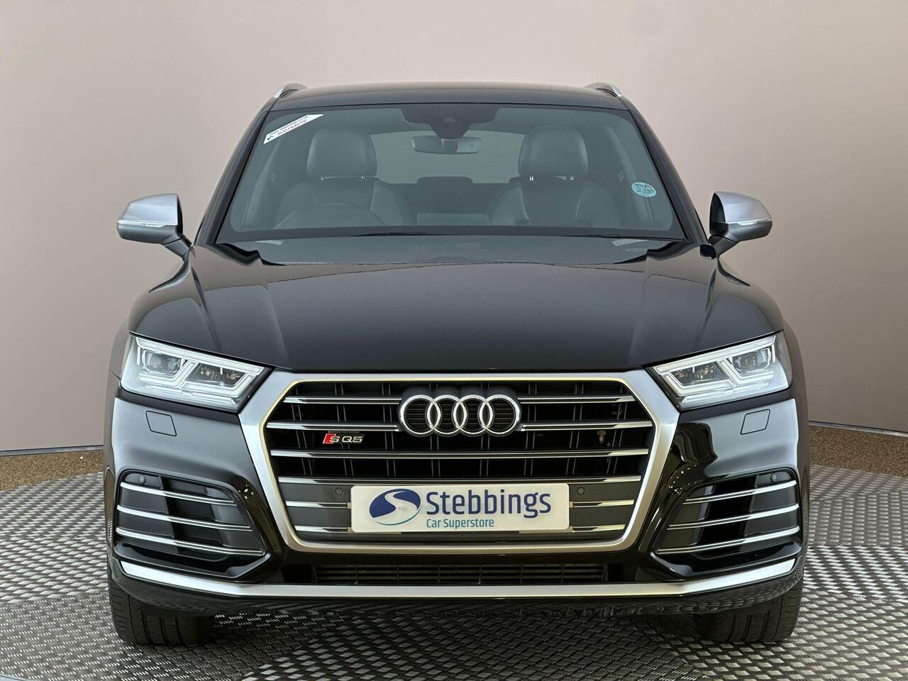 Audi SQ5 AE19UUX