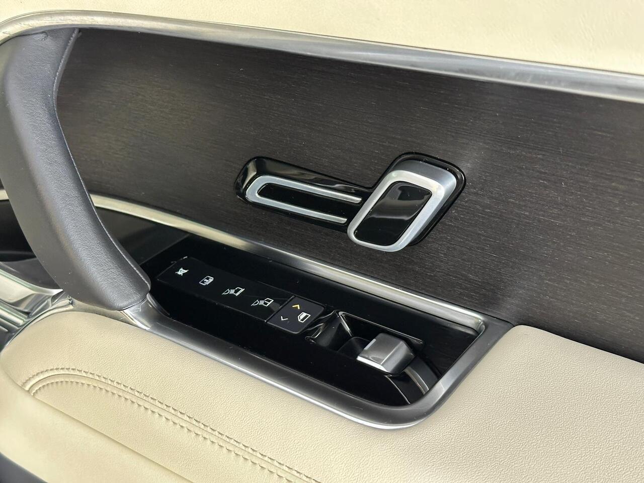 Land Rover Range Rover PF22UBS