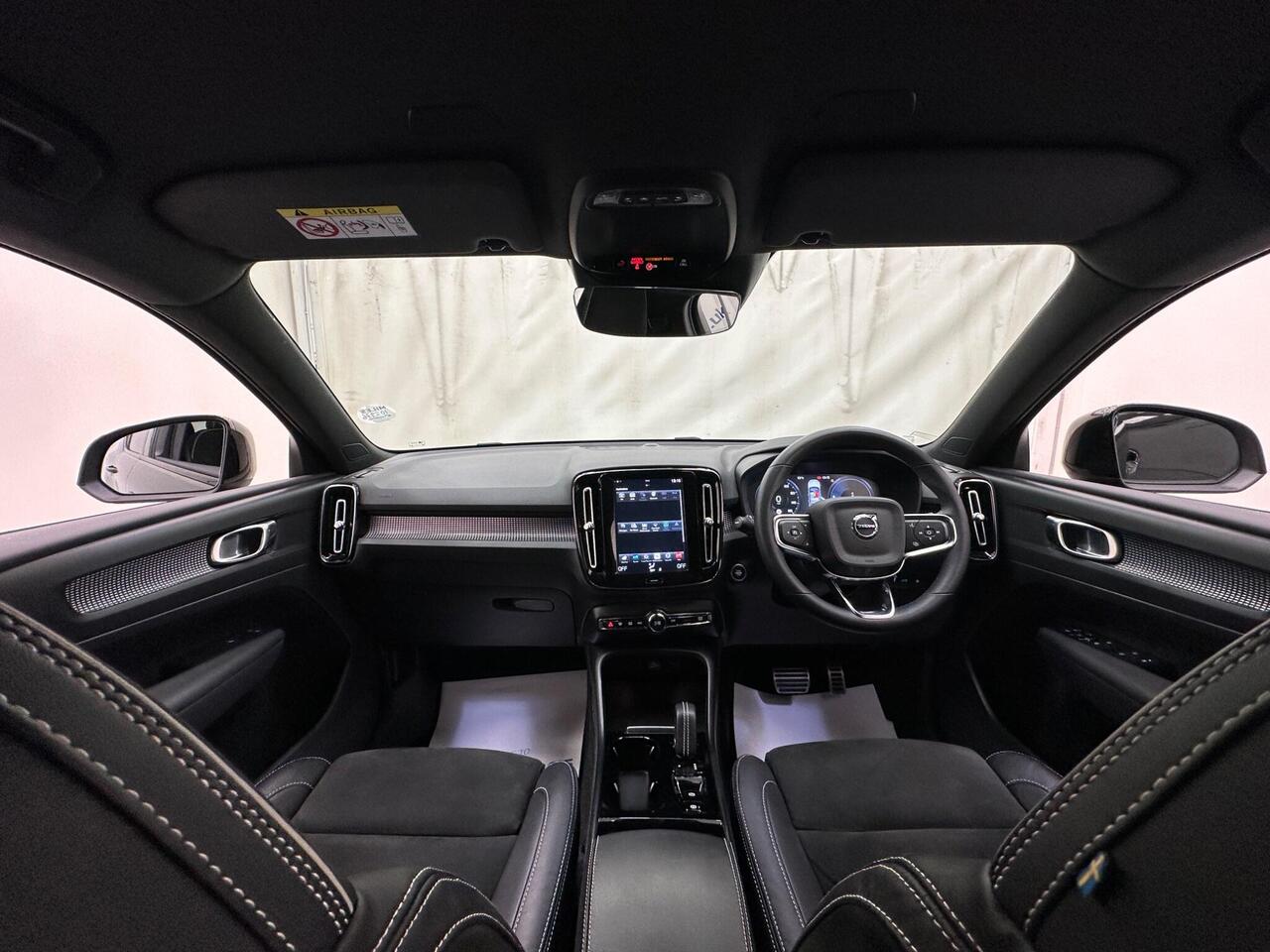 Volvo XC40 YT22VKE