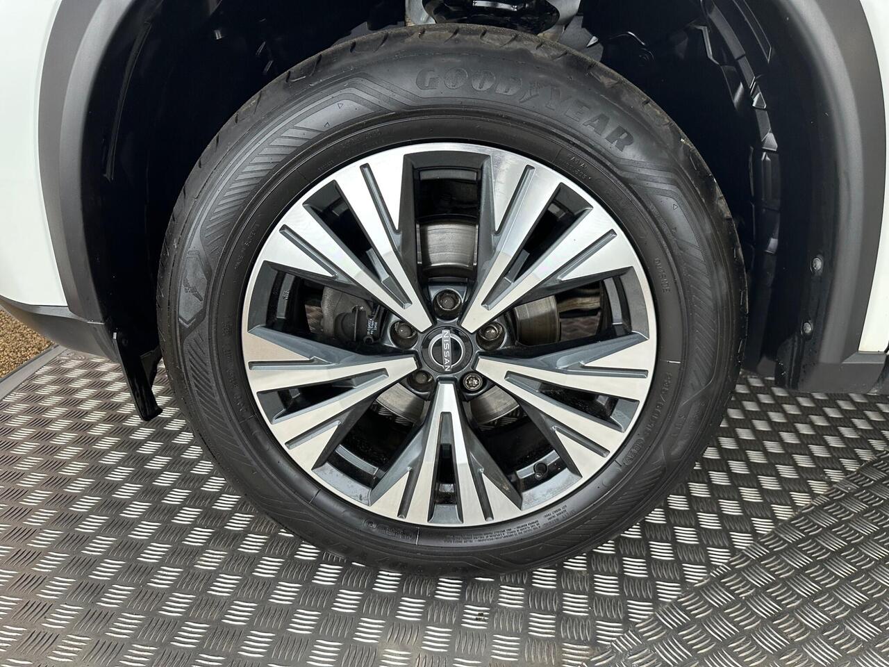 Nissan X-Trail DY73JNJ