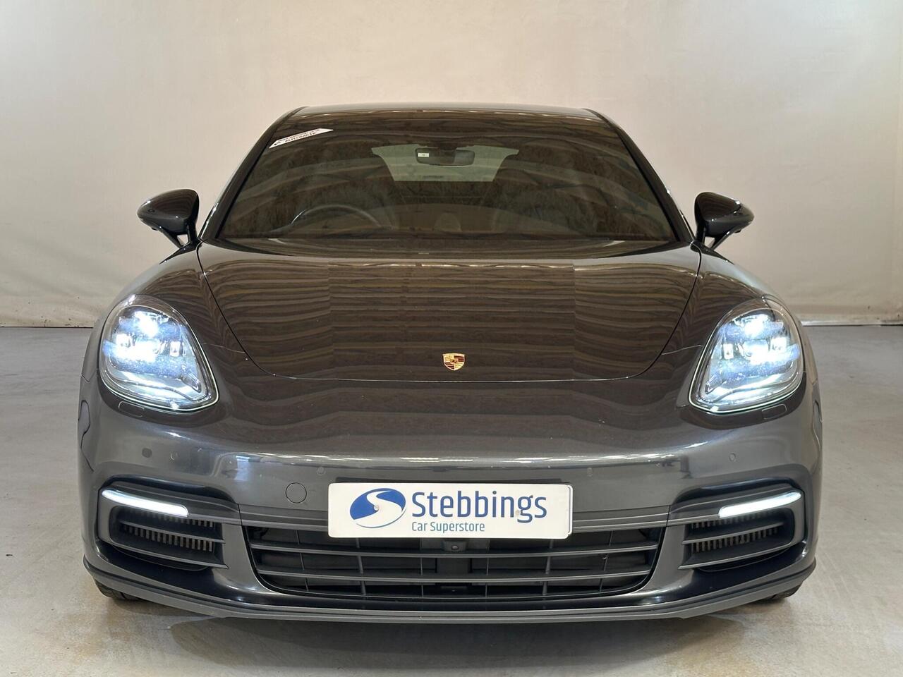Porsche Panamera VU67KYG