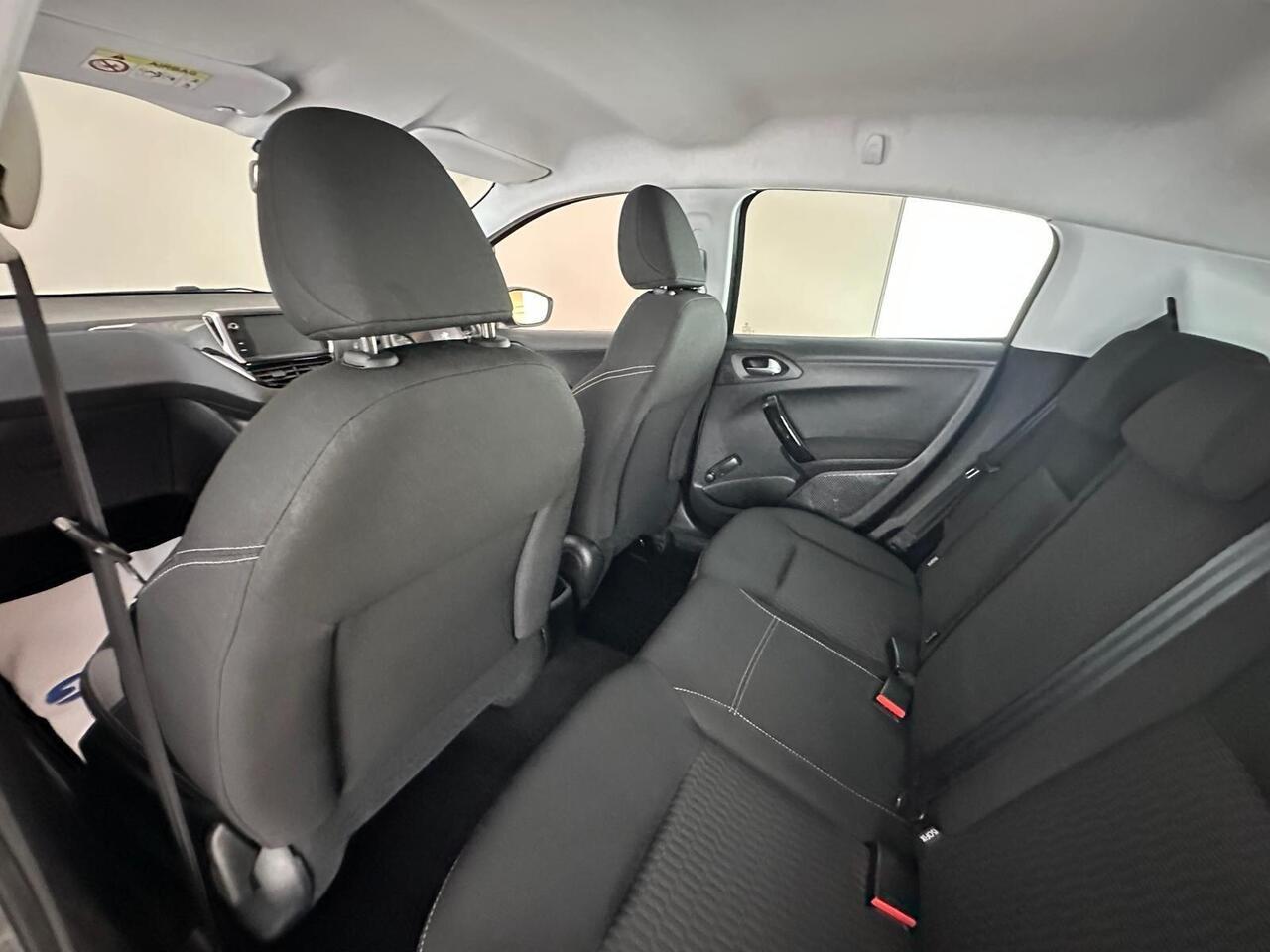 Peugeot 208 GN66YMF