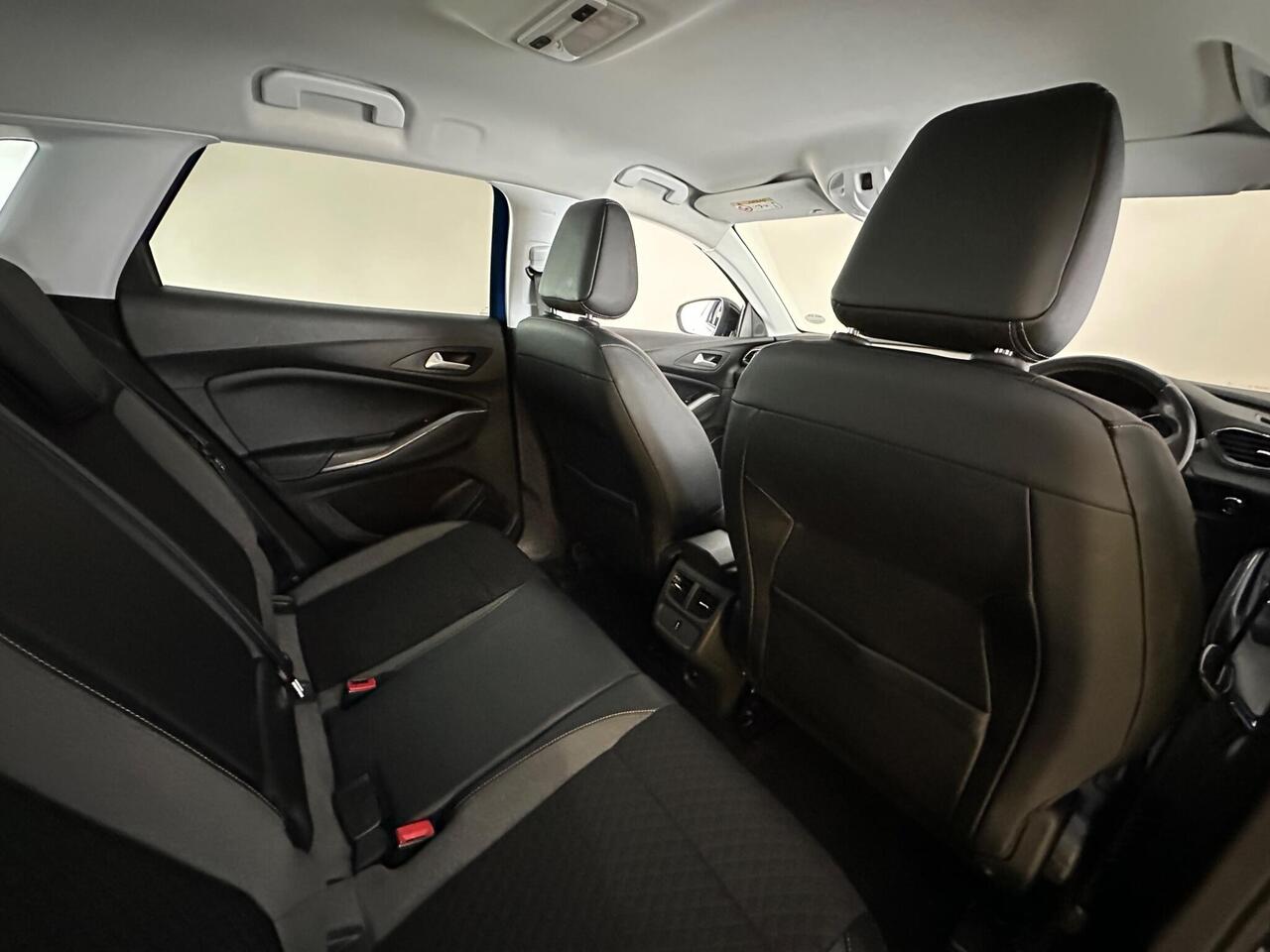 Vauxhall Grandland X DT69YHN