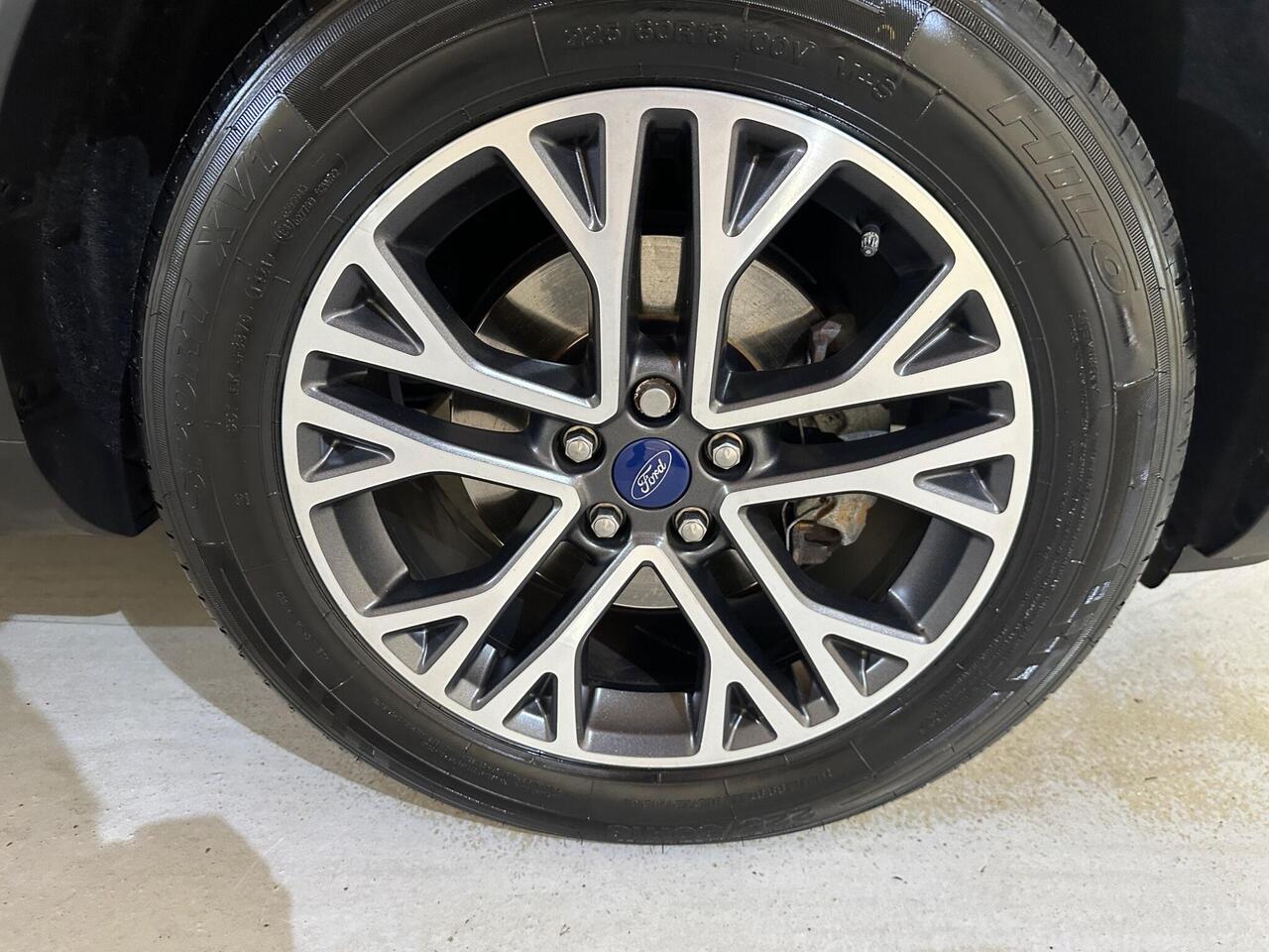 Ford Kuga YS22ENO