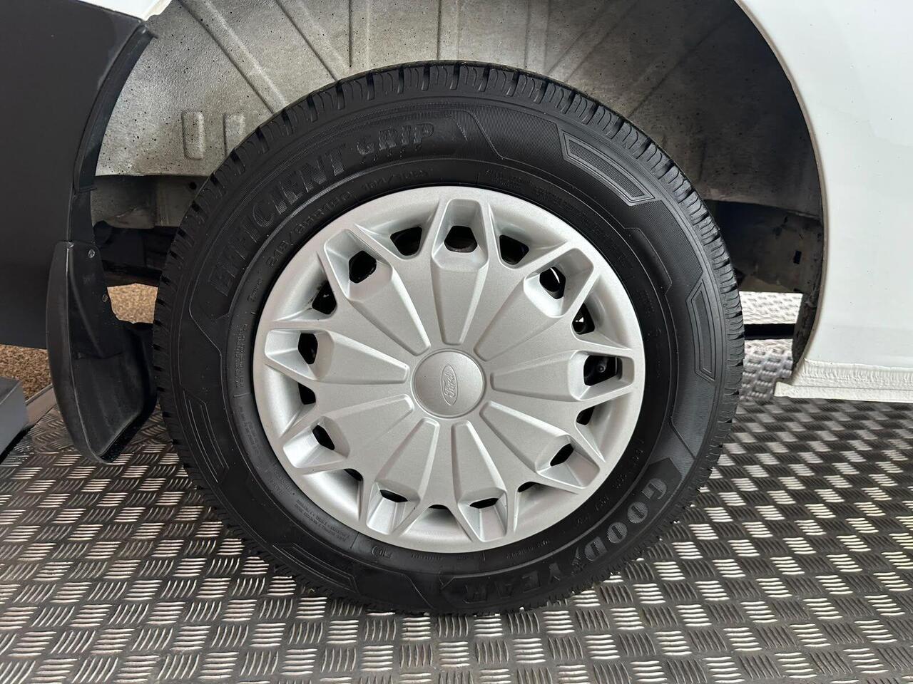 Ford Transit Custom MA71VUM