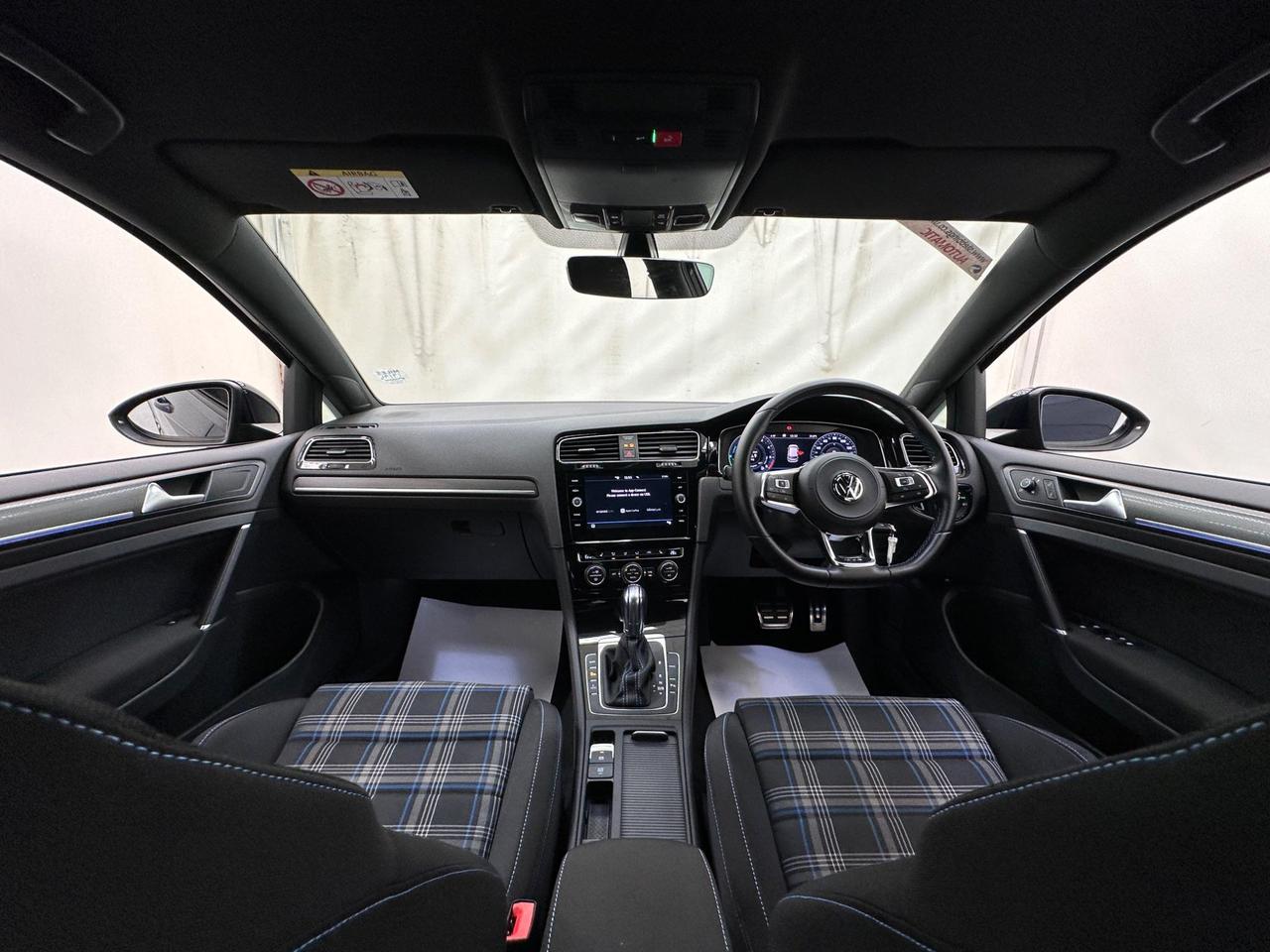 Volkswagen Golf FA18XRE