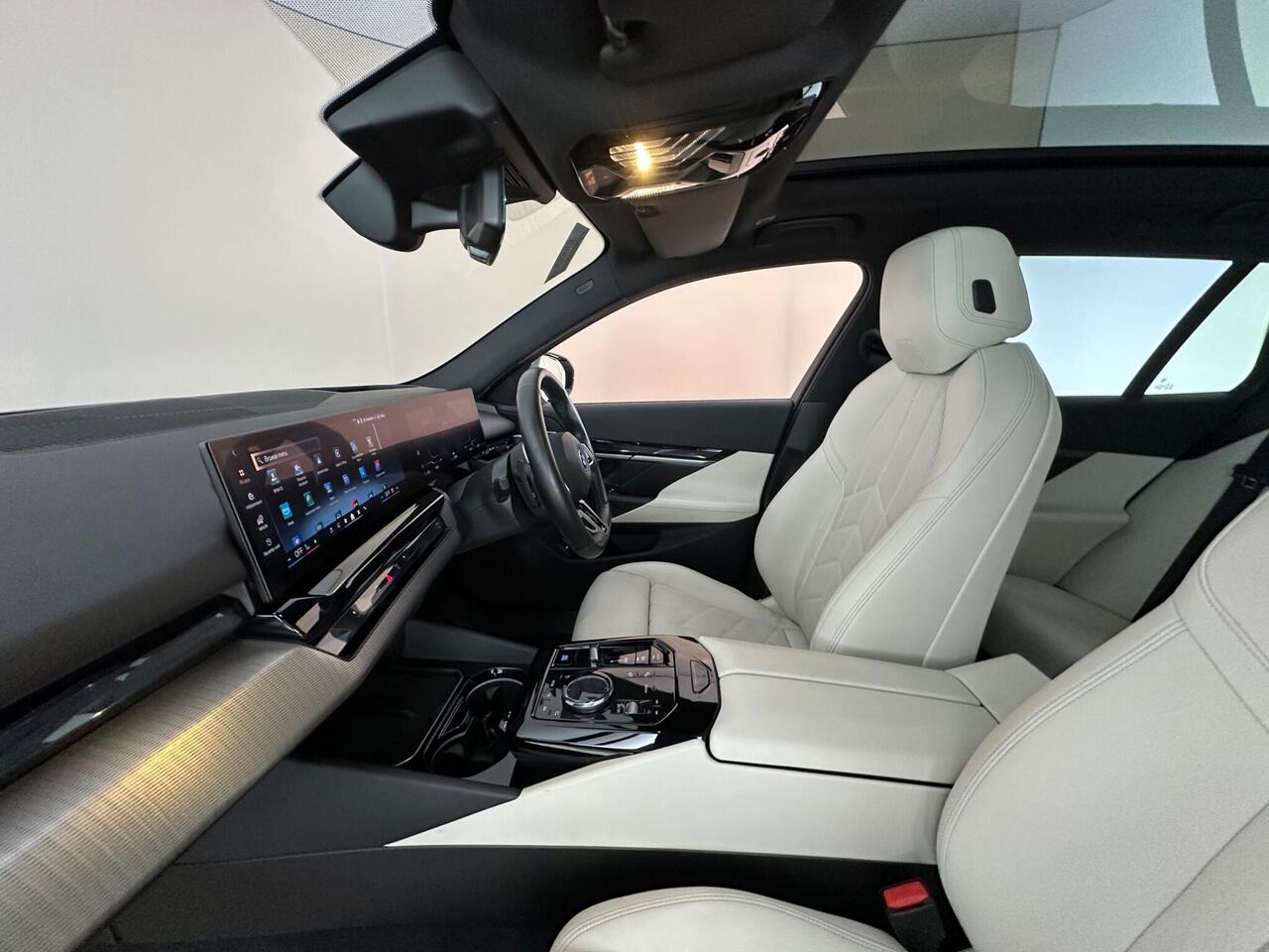 BMW i5 AO25HRK