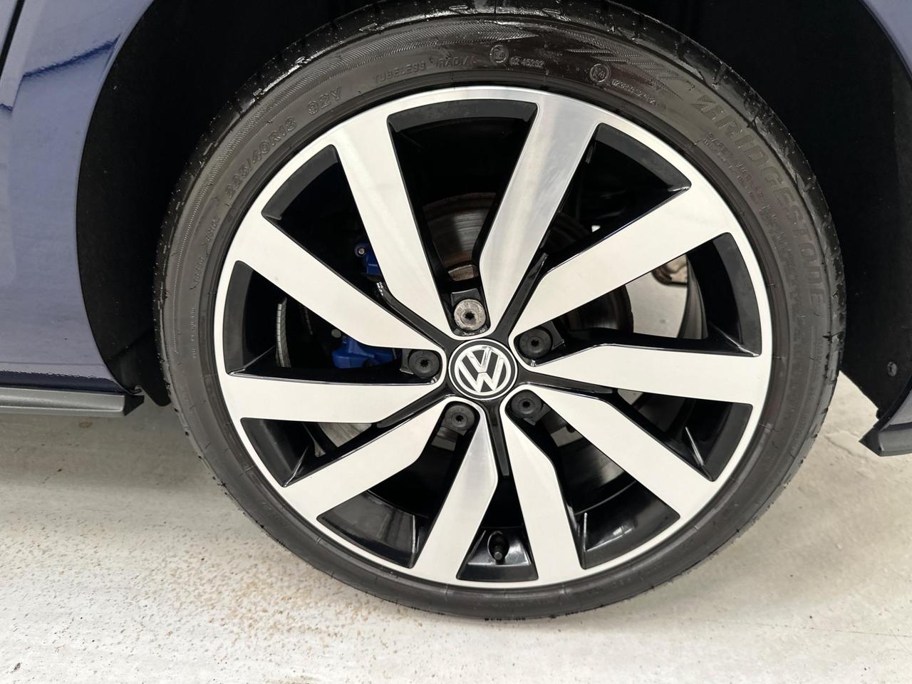Volkswagen Golf FA18XRE