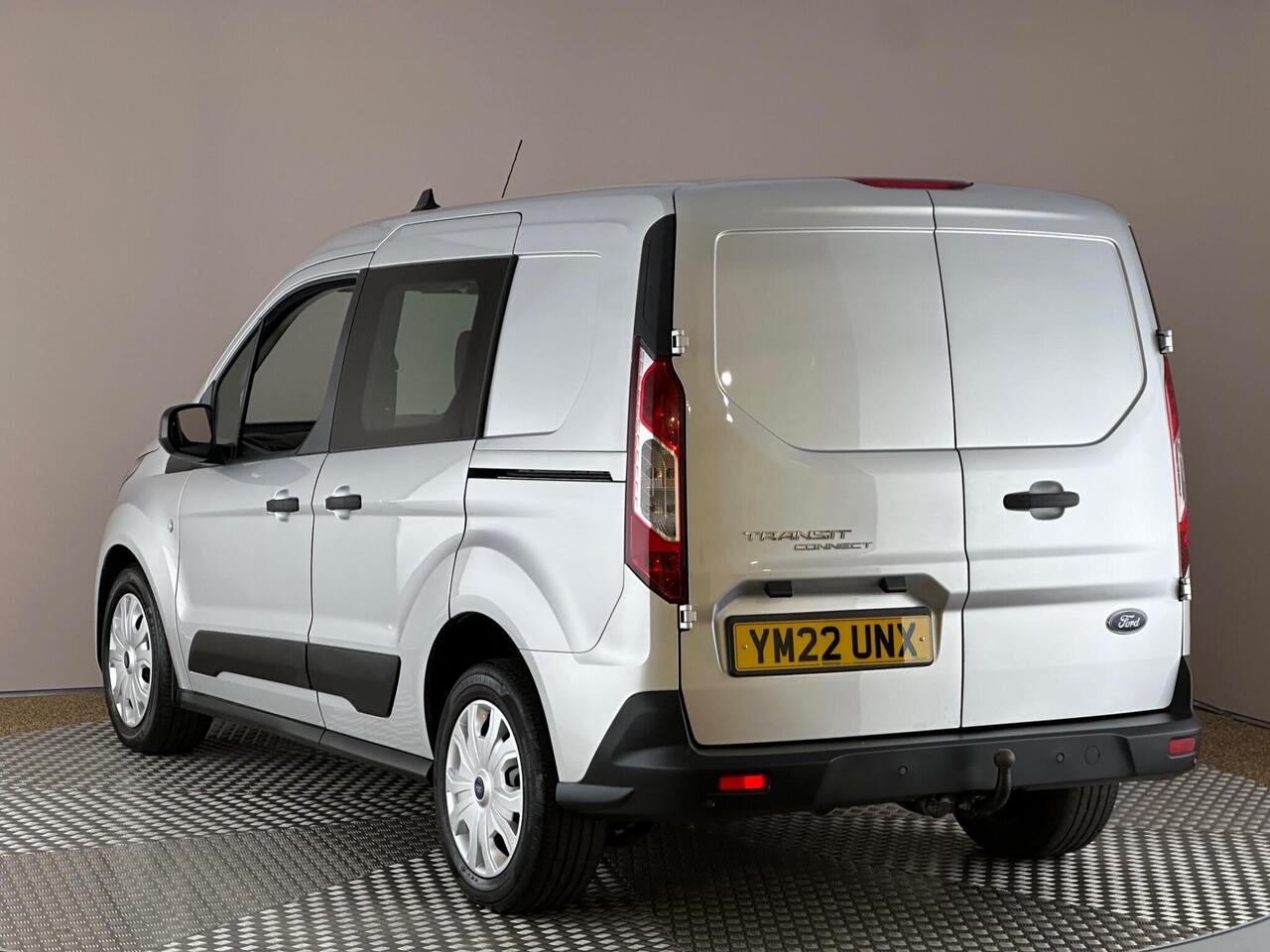 Ford Transit Connect YM22UNX