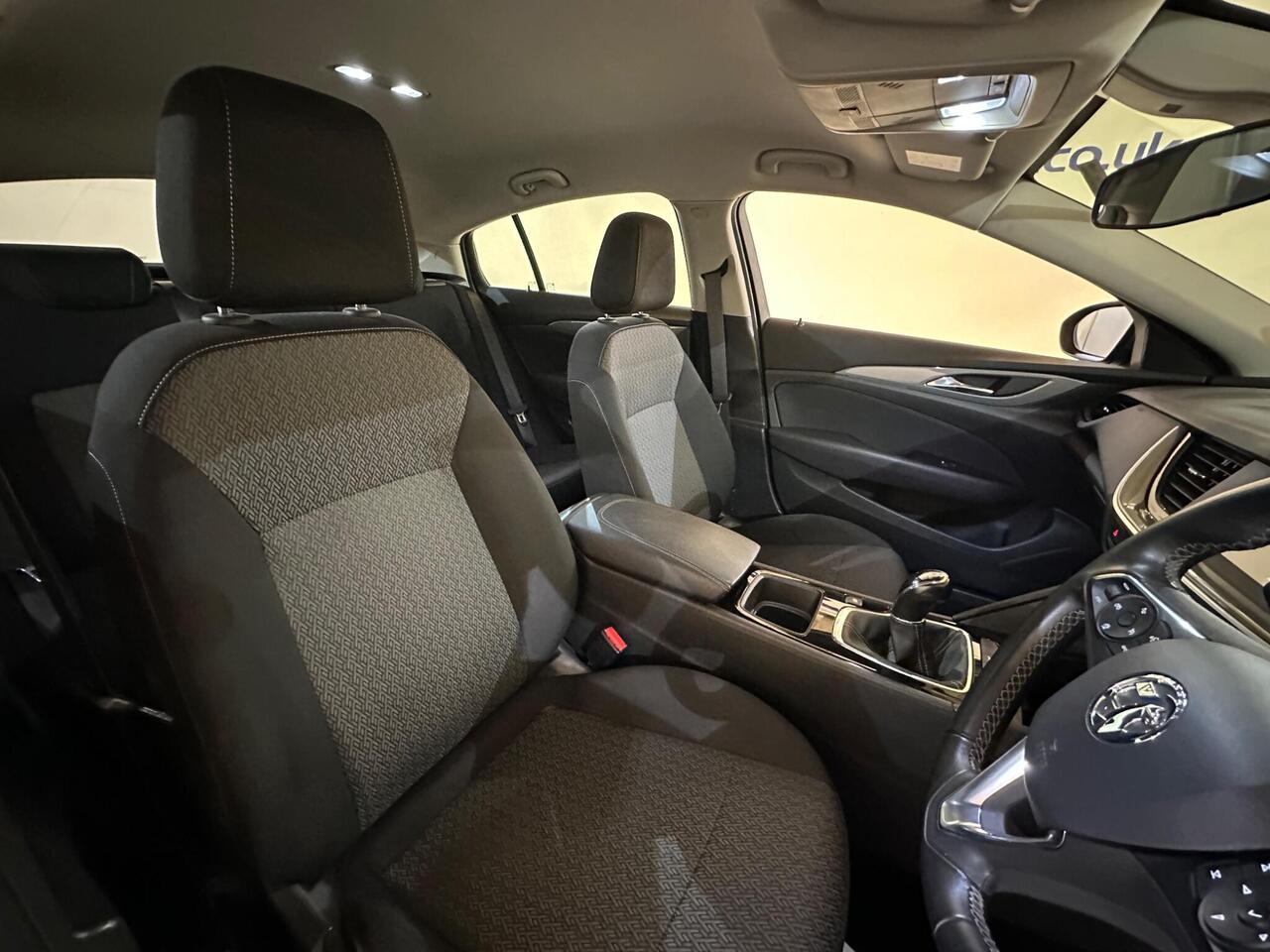 Vauxhall Insignia FM19DVL