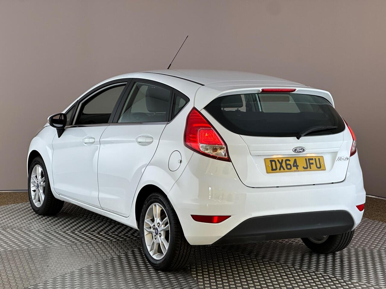 Ford Fiesta DX64JFU