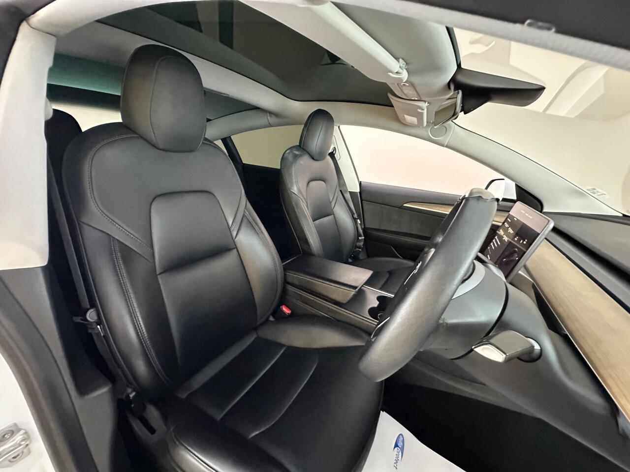 Tesla Model 3 AF72VLV