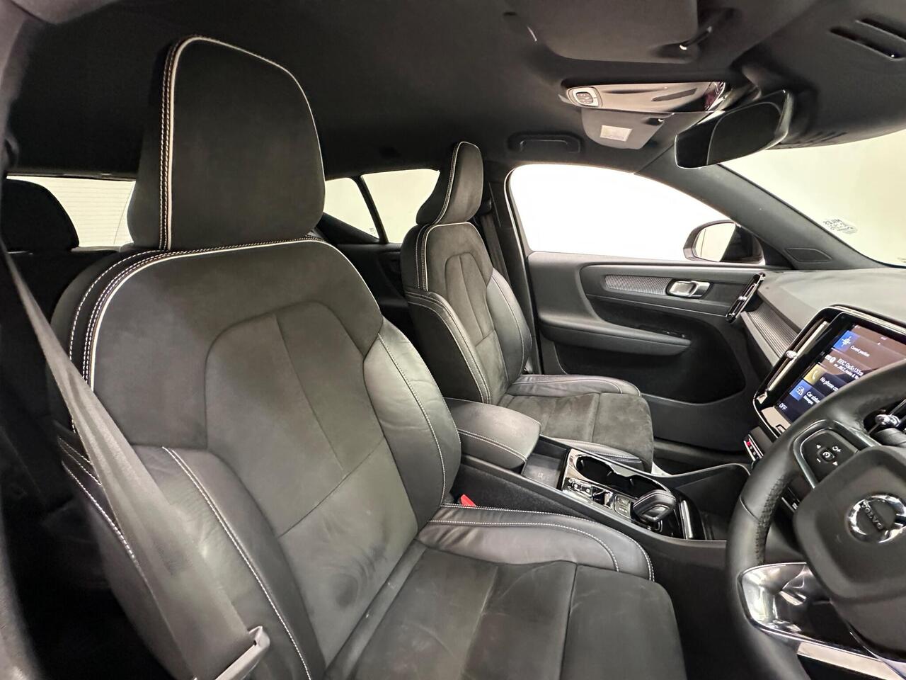 Volvo XC40 YT22VKE