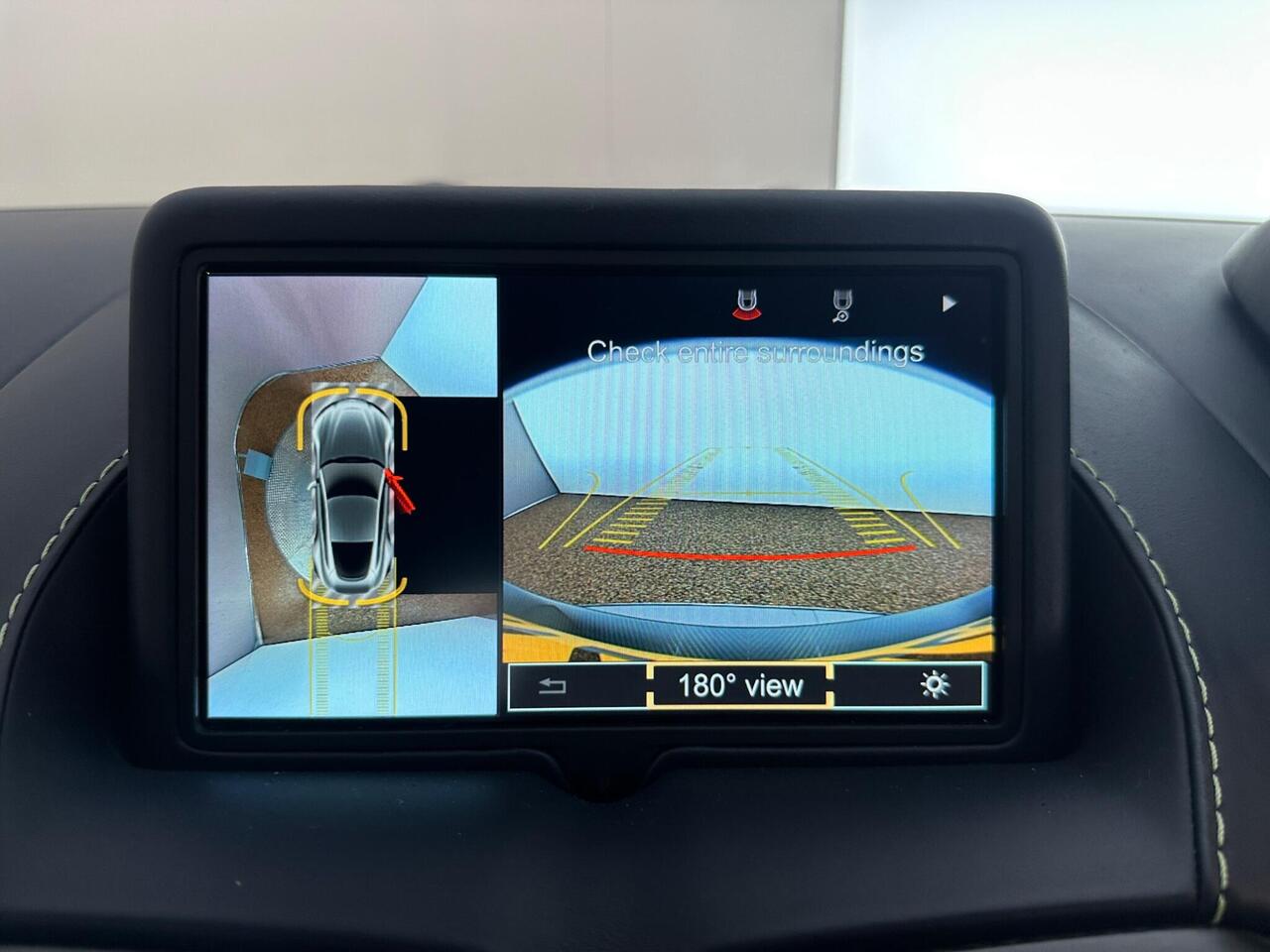 Aston Martin Vantage MV20UZG