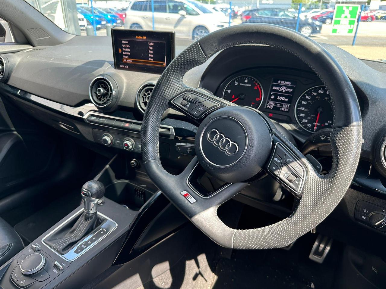 Audi Q2 YH20JFN