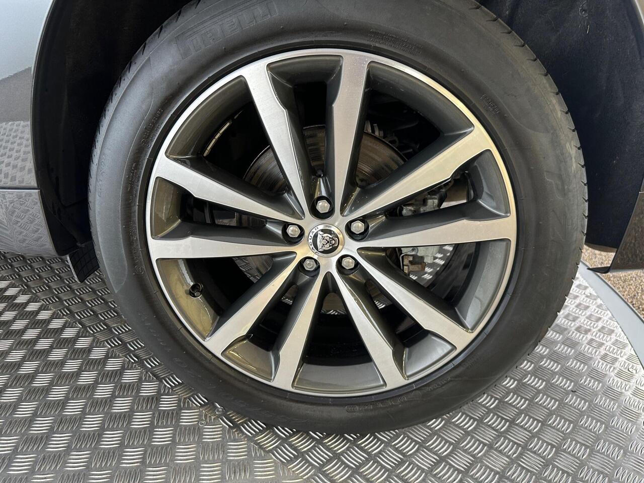 Jaguar F-PACE KO23OXF