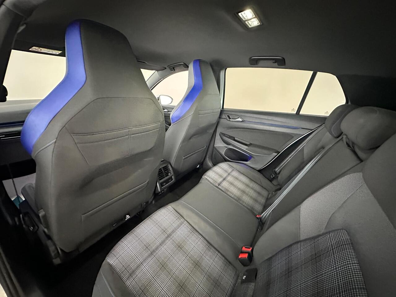 Volkswagen Golf AJ21MVG
