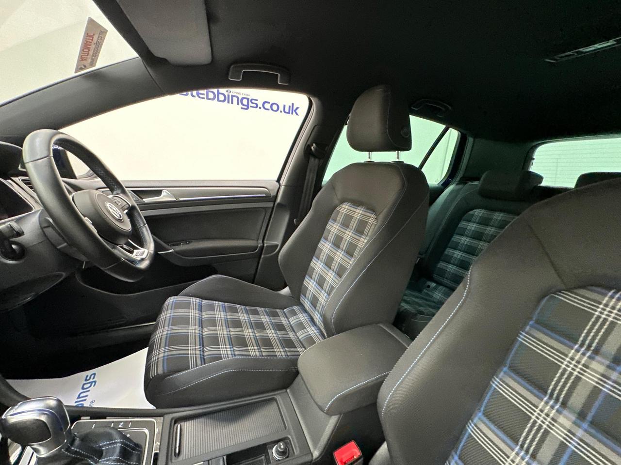 Volkswagen Golf FA18XRE