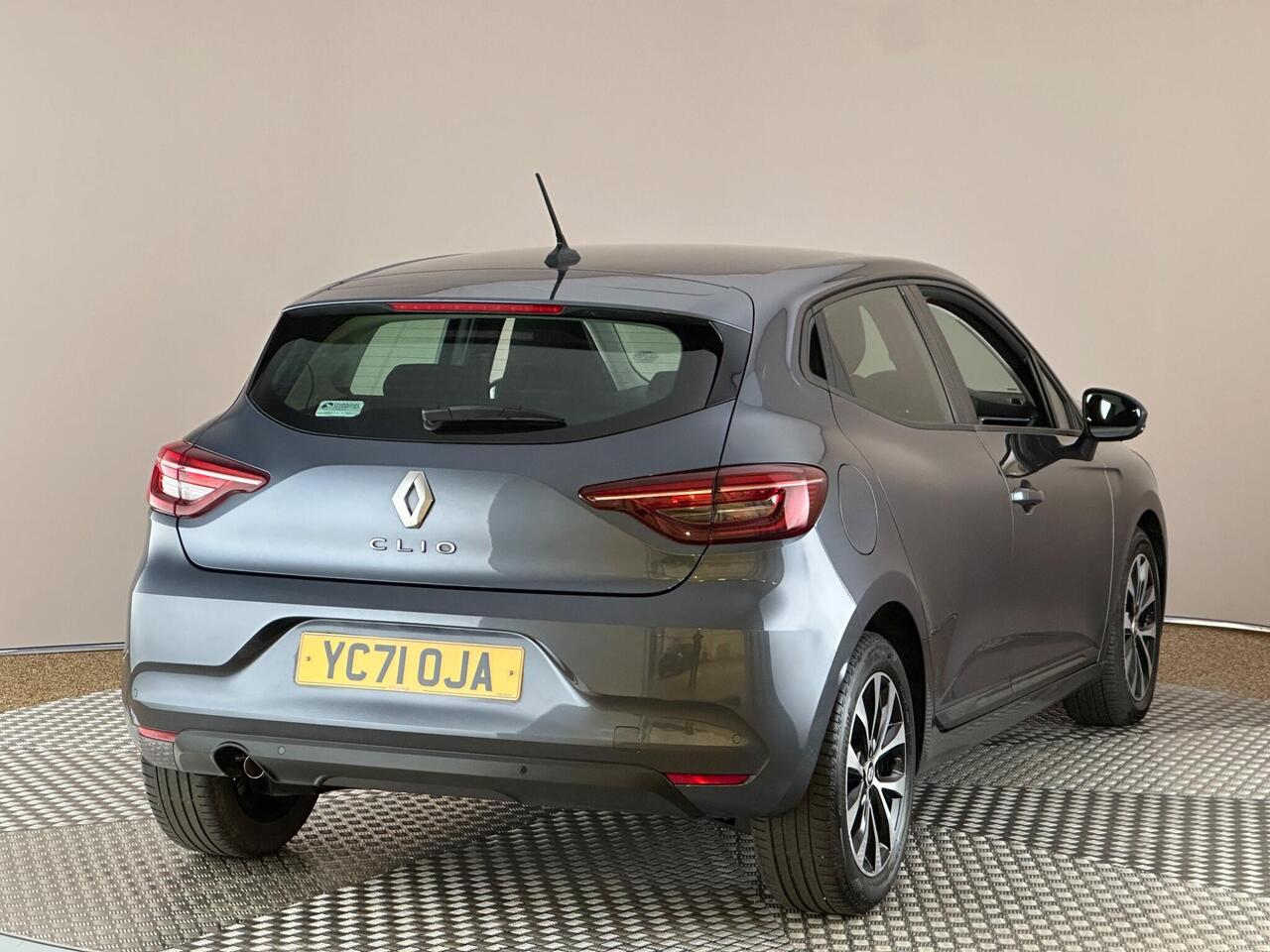 Renault Clio YC71OJA