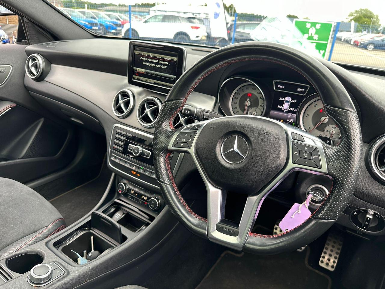 Mercedes-Benz GLA EY15HRN