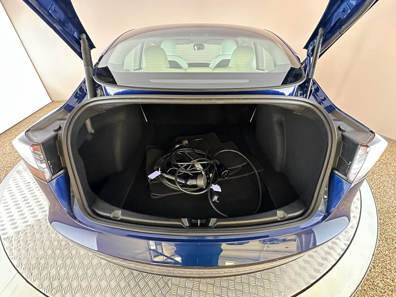 Tesla Model 3 YC21BSV