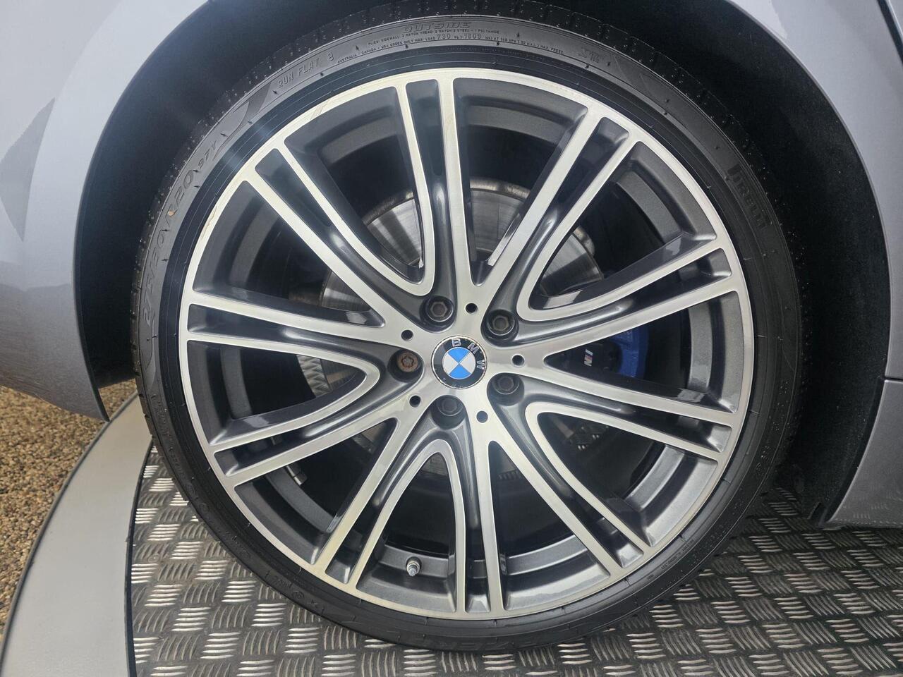 BMW 5 Series YK18JUW