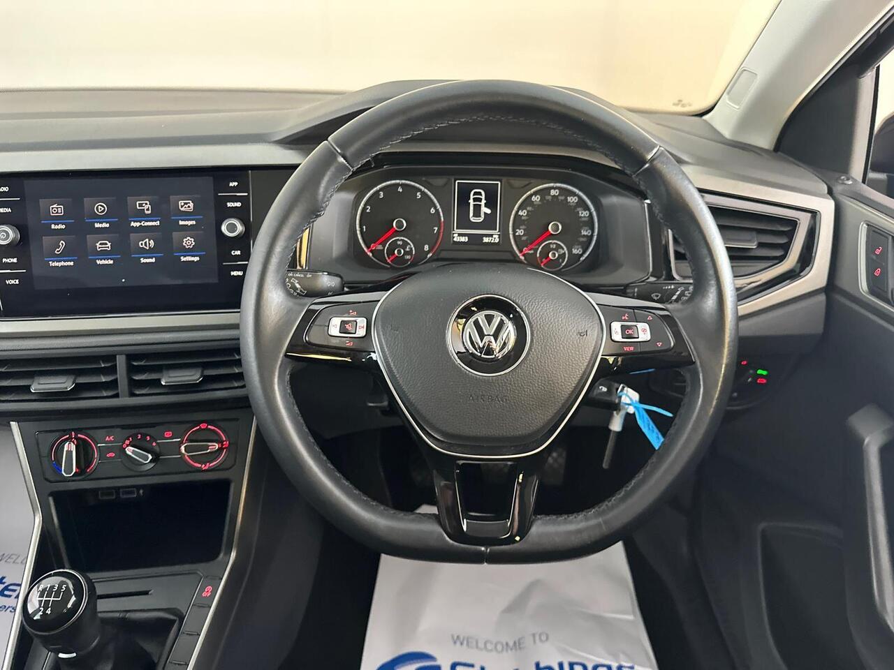 Volkswagen Polo AO18LLA