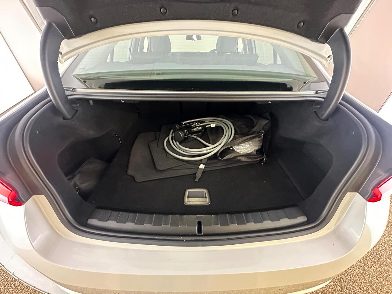 BMW 3 Series LC73GXV