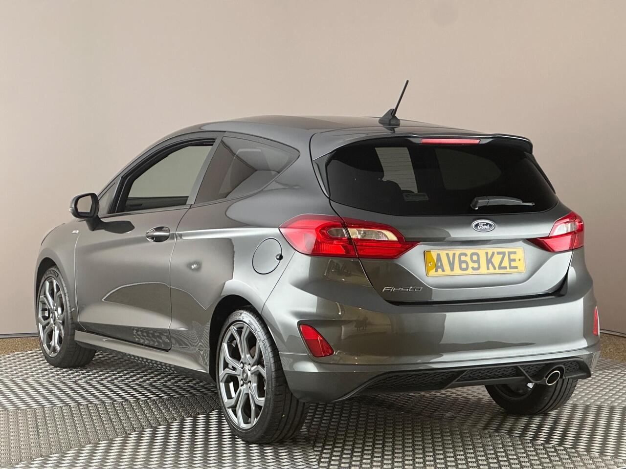 Ford Fiesta AV69KZE